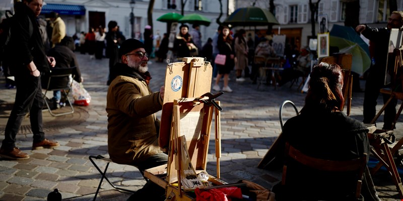 Painter in the Montmartre district, Paris